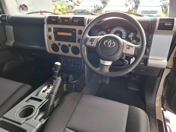2021-Toyota-FJ-Cruiser-40-V6 image:12