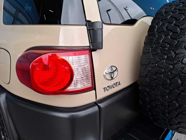 2021-Toyota-FJ-Cruiser-40-V6 image:8