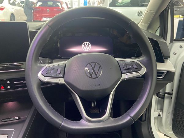 2025-Volkswagen-Golf-14-TSI-Life-Auto-110kw image:7