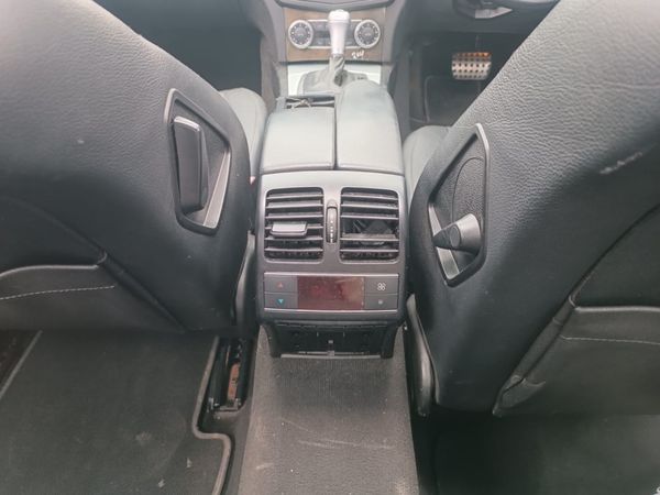 2010-Mercedes-Benz-C-Class-C-350-CDI-Avantgarde-Auto image:9