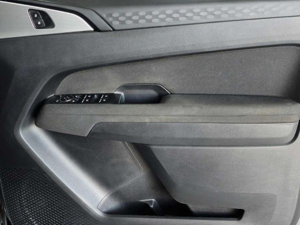 2023-Volkswagen-Amarok-20-TDI-125kW-Life-Double-Cab image:28