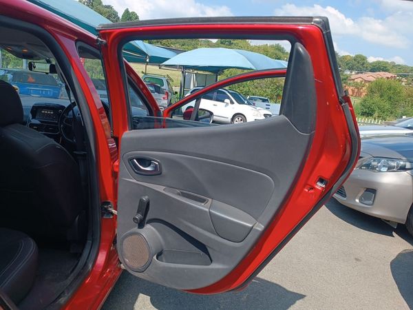 2019-Renault-Clio-IV-900T-Authentique-5-dr-66kW image:10