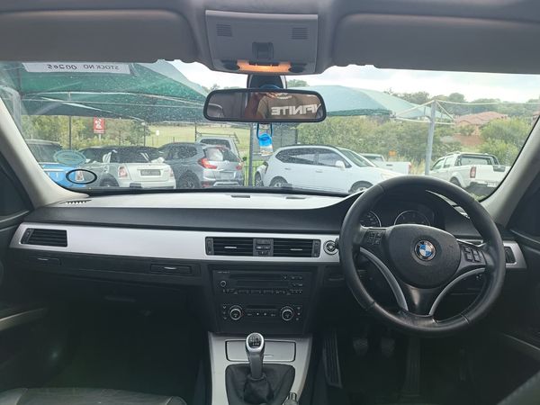 2010-BMW-3-Series-320d-Individual image:8