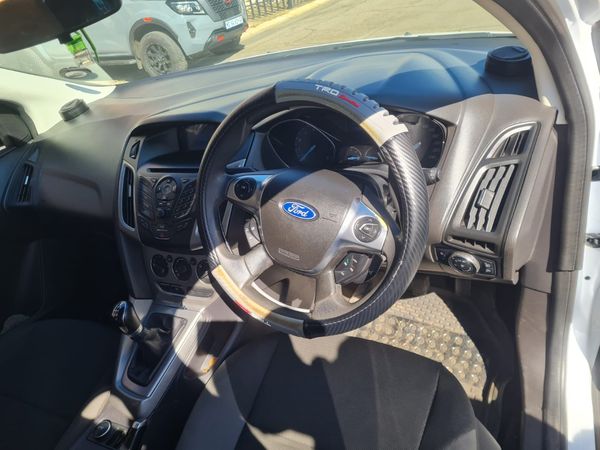 2013-Ford-Focus-14 image:9