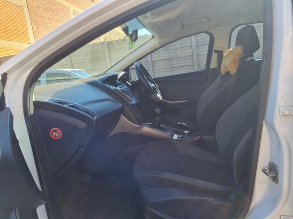 2013-Ford-Focus-14 image:12