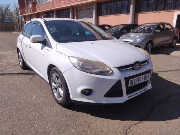2013-Ford-Focus-14 image:1