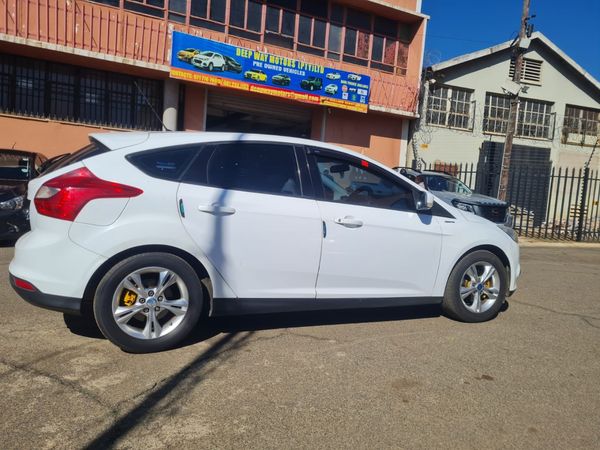 2013-Ford-Focus-14 image:6