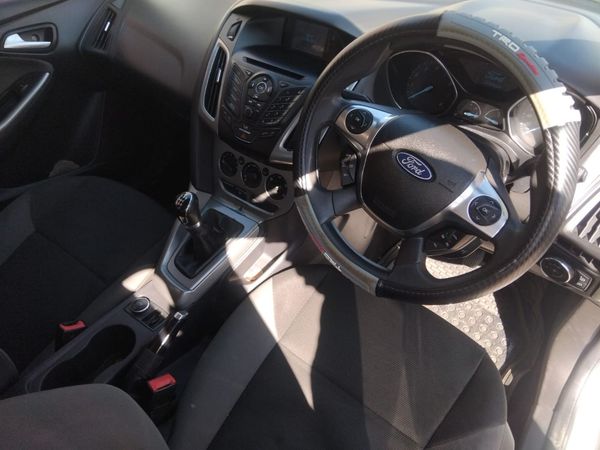 2013-Ford-Focus-14 image:8