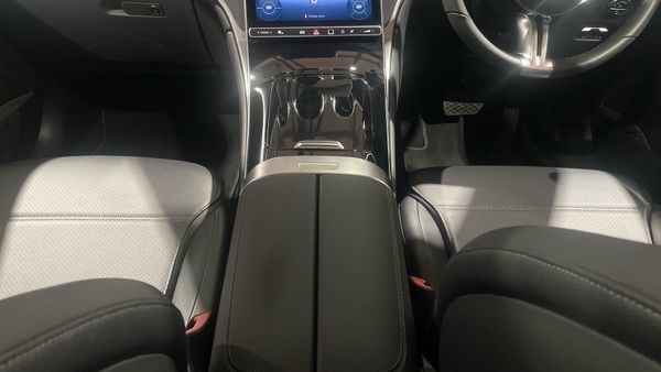 2026-Mercedes-Benz-GLC-200-4Matic-AMG image:13