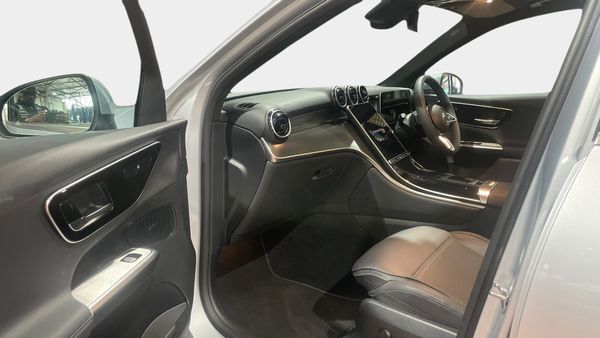 2026-Mercedes-Benz-GLC-200-4Matic-AMG image:16