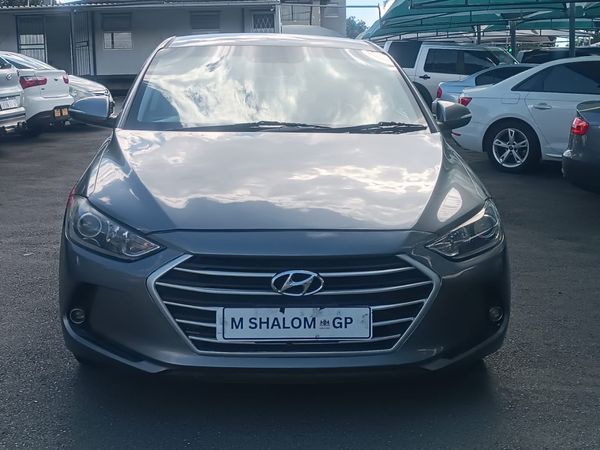 2019-Hyundai-Elantra-16-Executive image:2