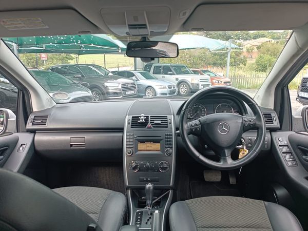 2011-Mercedes-Benz-A-Class-A-180-CDI-Elegance-Auto image:7