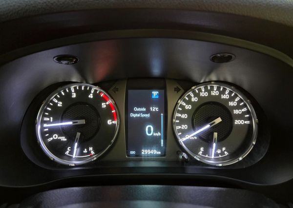 2025-Toyota-Hilux-24-GD-6-Raised-Body-Raider-Auto-Double-Cab image:14