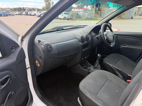 2022-Nissan-NP200-16-AC-Safety-Pack image:16