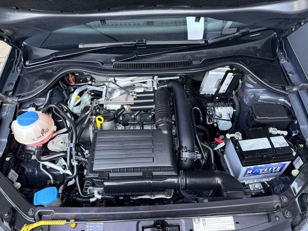 2015-Volkswagen-Polo-GP-12-TSI-Comfortline-66kW image:13