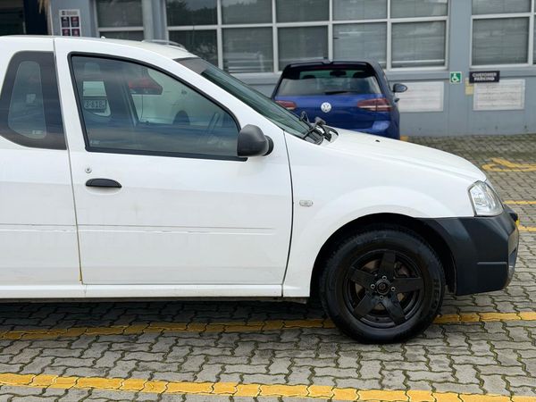 2022-Nissan-NP200-16-AC-Safety-Pack image:11