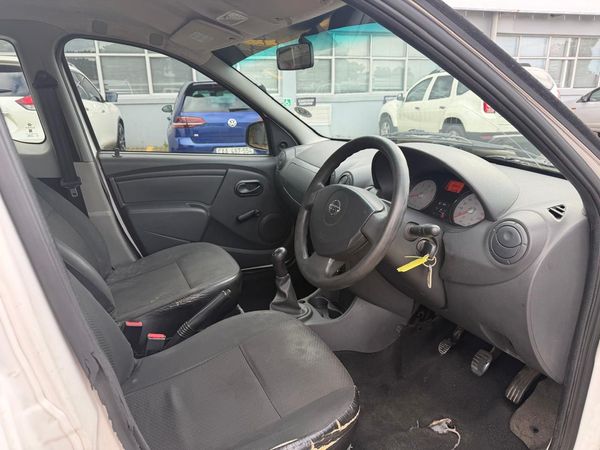 2022-Nissan-NP200-16-AC-Safety-Pack image:14