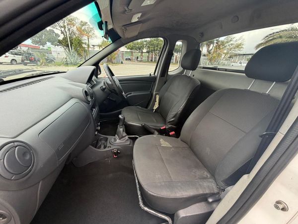 2022-Nissan-NP200-16-AC-Safety-Pack image:18