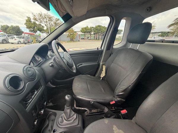 2022-Nissan-NP200-16-AC-Safety-Pack image:19