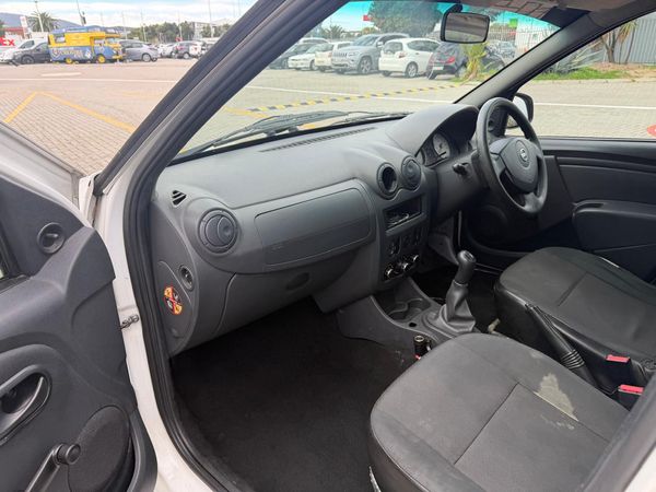 2022-Nissan-NP200-16-AC-Safety-Pack image:20