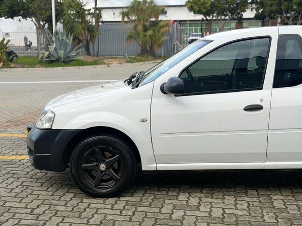 2022-Nissan-NP200-16-AC-Safety-Pack image:4