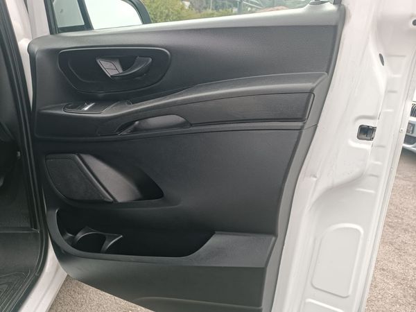2023-Mercedes-Benz-Vito-111-16-CDI-Panel-Van image:12
