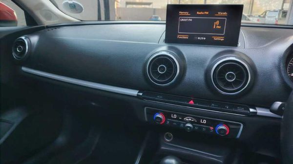 2015-Audi-A3-Sportback-18-TFSI-SE-Auto image:9