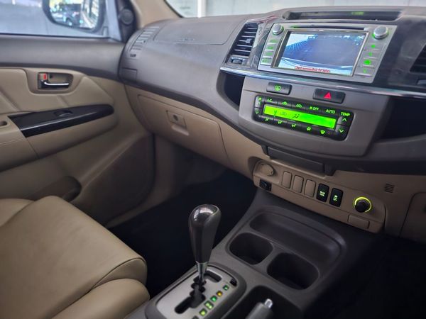 2013-Toyota-Fortuner-30-D-4D-Raised-Body-Auto image:11