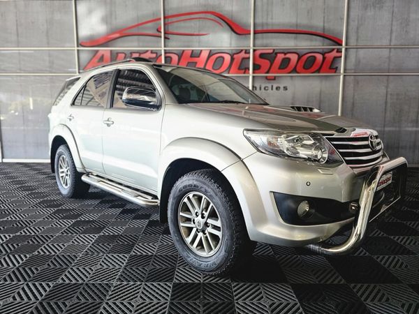 2013-Toyota-Fortuner-30-D-4D-Raised-Body-Auto image:1