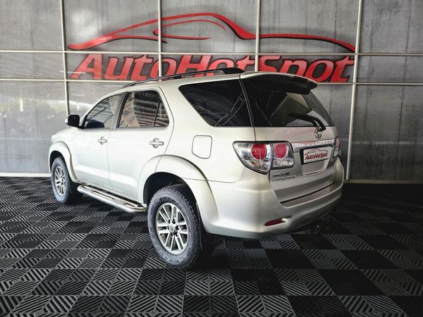 2013-Toyota-Fortuner-30-D-4D-Raised-Body-Auto image:3