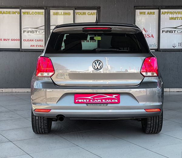 2019-Volkswagen-Polo-Vivo-16-Highline-5-dr image:4