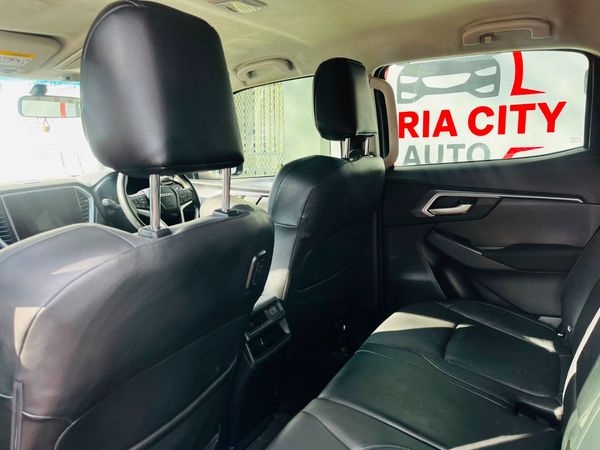 2023-Isuzu-D-Max-19-DDI-HR-X-Rider-Auto-Double-Cab image:9