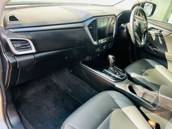 2023-Isuzu-D-Max-19-DDI-HR-X-Rider-Auto-Double-Cab image:10