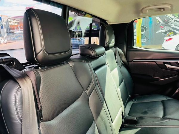 2023-Isuzu-D-Max-19-DDI-HR-X-Rider-Auto-Double-Cab image:13