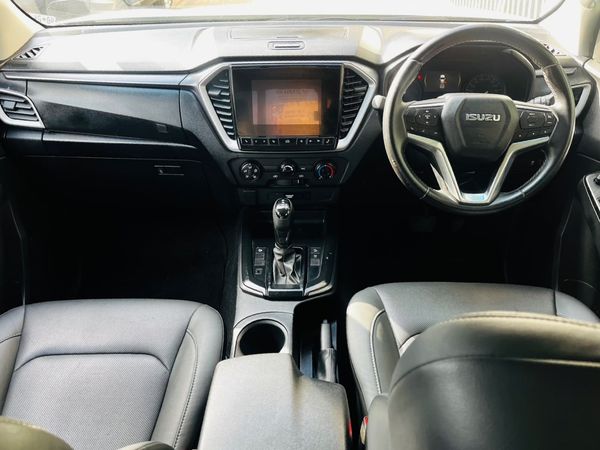 2023-Isuzu-D-Max-19-DDI-HR-X-Rider-Auto-Double-Cab image:7