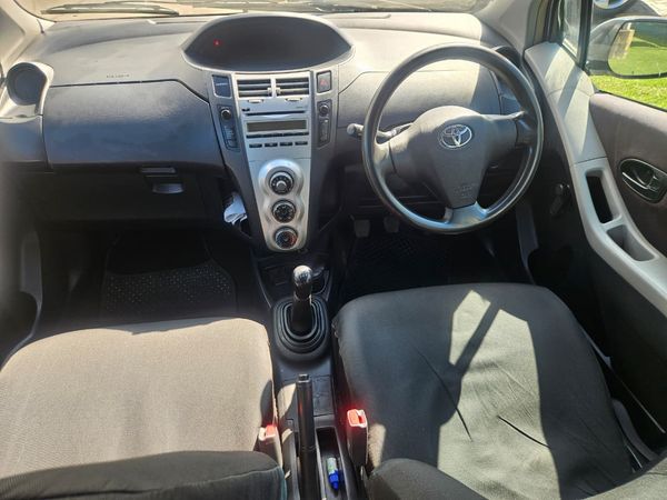 2006-Toyota-Yaris-T1-5-dr image:12