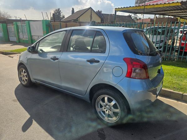 2006-Toyota-Yaris-T1-5-dr image:7