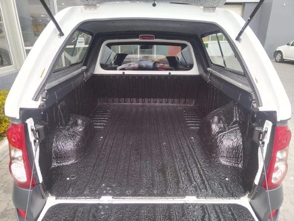 2023-Nissan-NP200-16-AC-Safety-Pack image:3