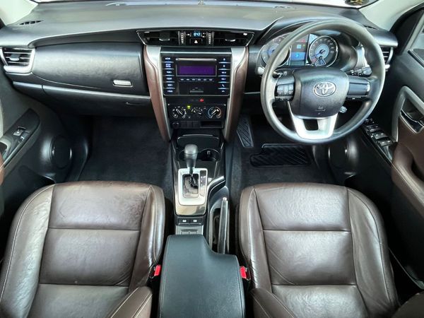 2018-Toyota-Fortuner-24-GD-6-Raised-Body-Auto image:10