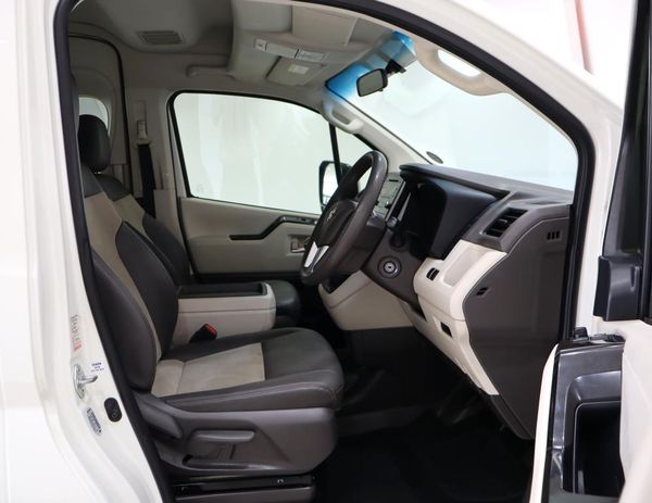 2019-Toyota-Quantum-28-GL-14-Seat image:15