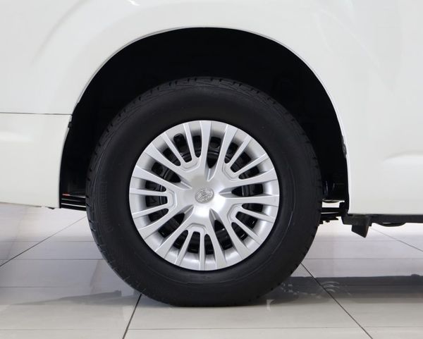 2019-Toyota-Quantum-28-GL-14-Seat image:6