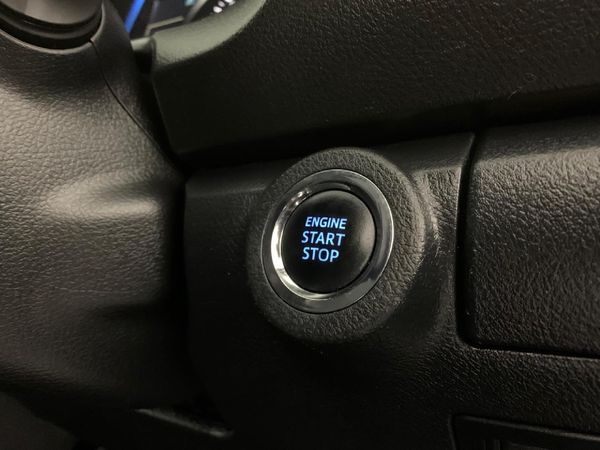 2022-Toyota-Fortuner-28-GD-6-Raised-Body-Auto image:13