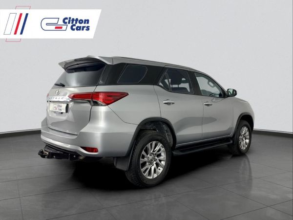 2022-Toyota-Fortuner-28-GD-6-Raised-Body-Auto image:4