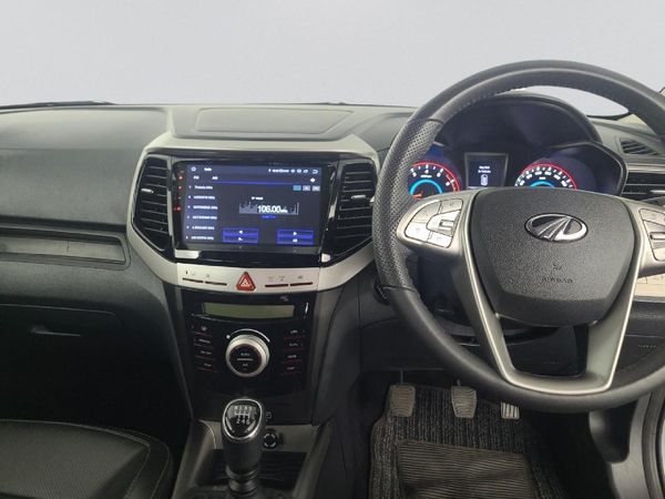 2023-Mahindra-XUV-300-12T-W8 image:8