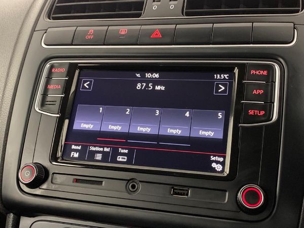2022-Volkswagen-Polo-Vivo-16-Comfortline-Auto-5-dr image:10