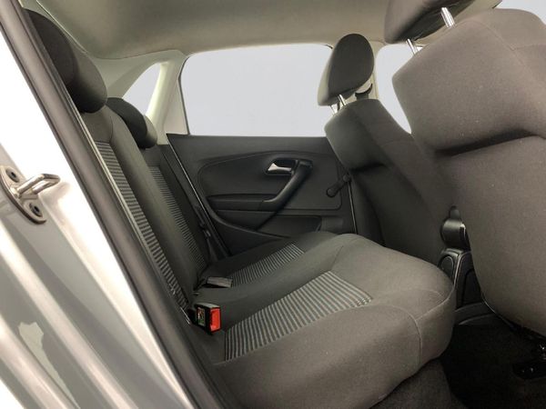 2022-Volkswagen-Polo-Vivo-16-Comfortline-Auto-5-dr image:16
