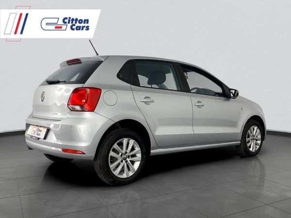 2022-Volkswagen-Polo-Vivo-16-Comfortline-Auto-5-dr image:4