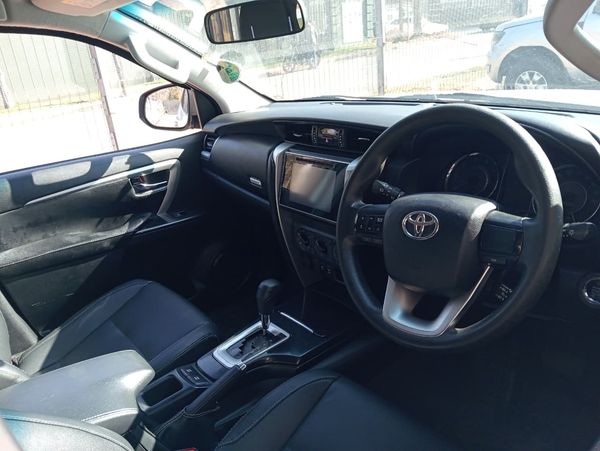 2016-Toyota-Fortuner-24-GD-6-Raised-Body-Auto image:6