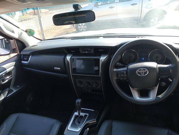 2016-Toyota-Fortuner-24-GD-6-Raised-Body-Auto image:7
