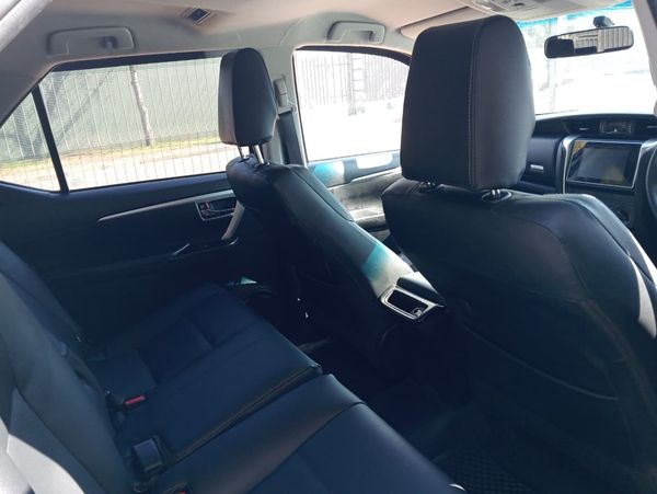 2016-Toyota-Fortuner-24-GD-6-Raised-Body-Auto image:8